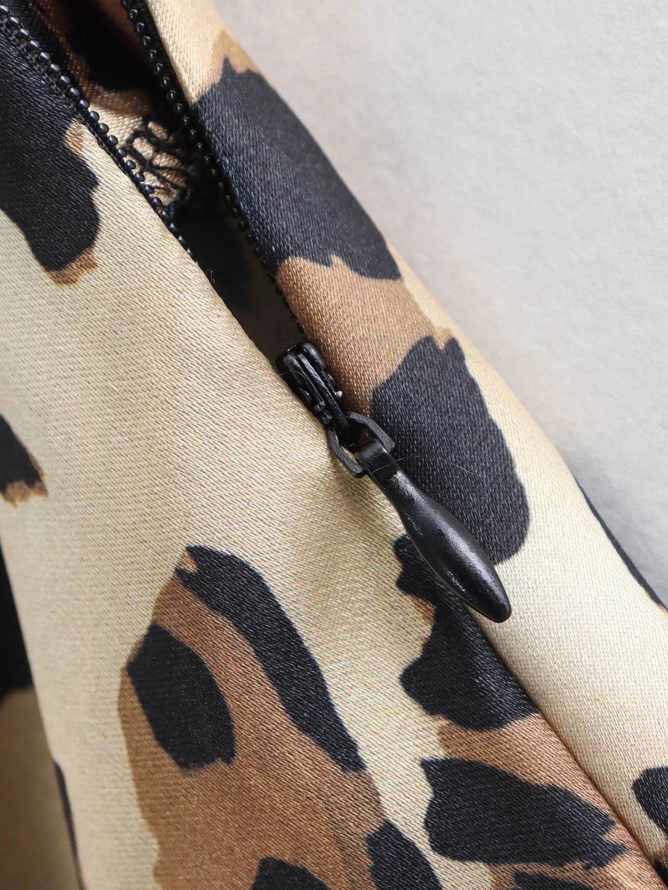 TRAFZA 2024 Women Fashion Leopard Print Skirt Vintage High Waist Midi Skirts Elegant Women Summer Casual Streetwear Skirt